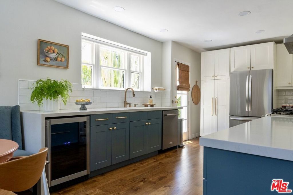 Image 21 of property listing at 5015 W 20th Street, Los Angeles, CA 90016