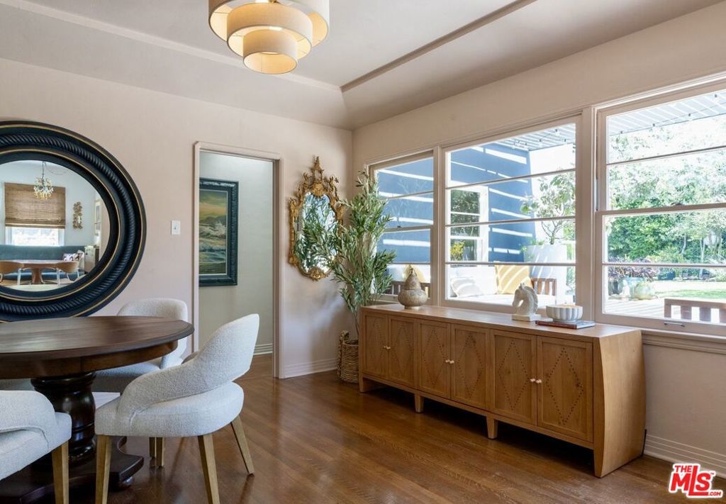 Image 24 of property listing at 5015 W 20th Street, Los Angeles, CA 90016