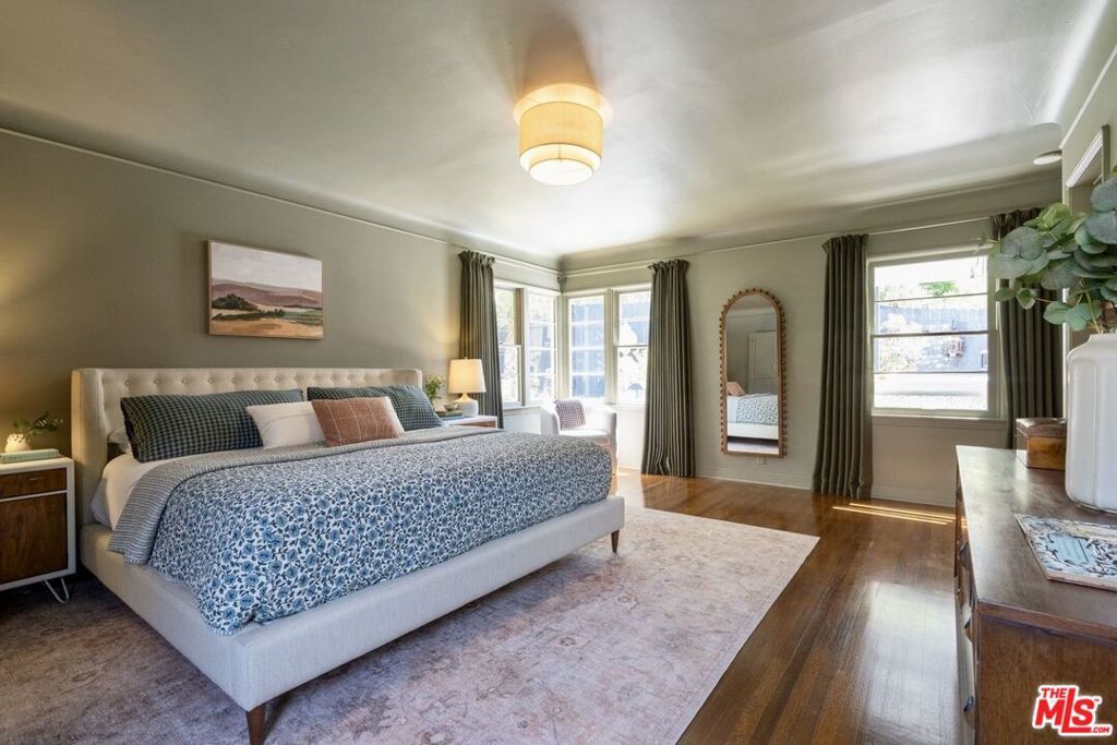 Image 26 of property listing at 5015 W 20th Street, Los Angeles, CA 90016