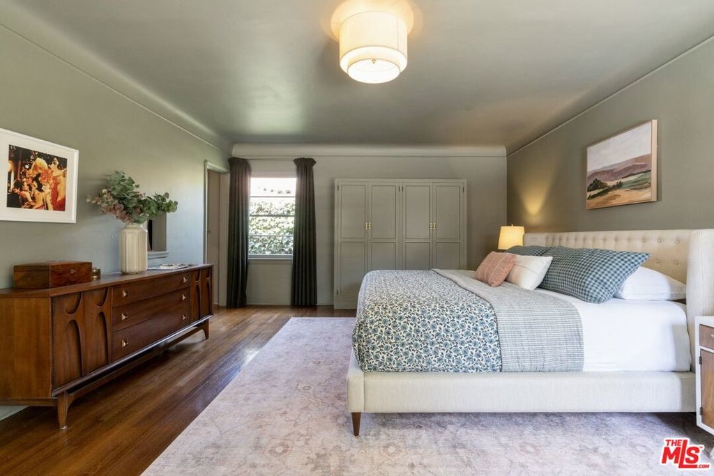 Image 30 of property listing at 5015 W 20th Street, Los Angeles, CA 90016