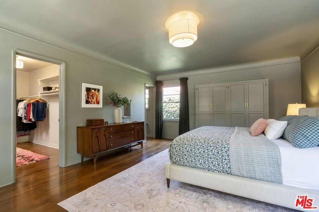 Image 31 of property listing at 5015 W 20th Street, Los Angeles, CA 90016