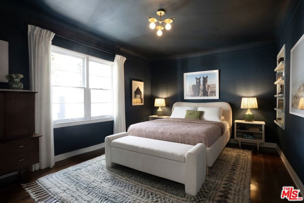 Image 37 of property listing at 5015 W 20th Street, Los Angeles, CA 90016