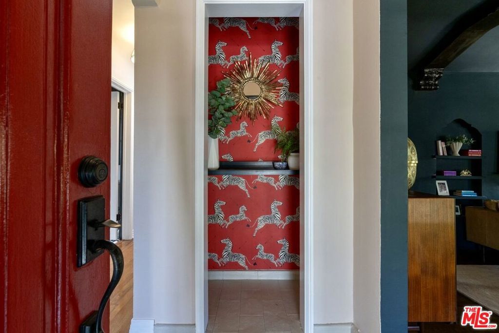 Image 5 of property listing at 5015 W 20th Street, Los Angeles, CA 90016