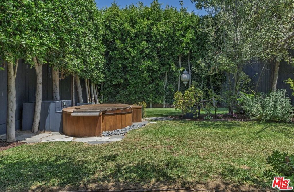 Image 52 of property listing at 5015 W 20th Street, Los Angeles, CA 90016