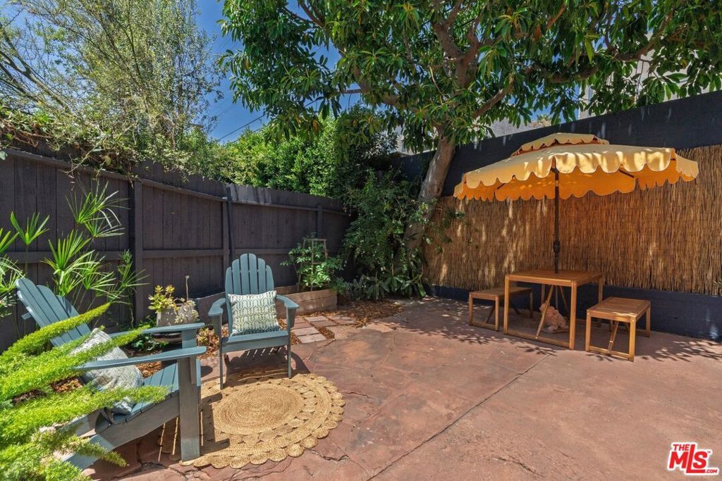 Image 54 of property listing at 5015 W 20th Street, Los Angeles, CA 90016