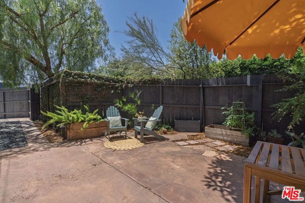 Image 55 of property listing at 5015 W 20th Street, Los Angeles, CA 90016