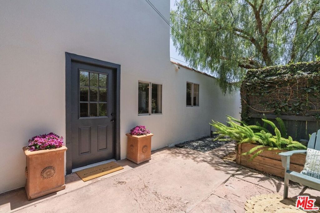 Image 56 of property listing at 5015 W 20th Street, Los Angeles, CA 90016