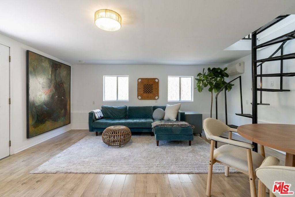 Image 58 of property listing at 5015 W 20th Street, Los Angeles, CA 90016