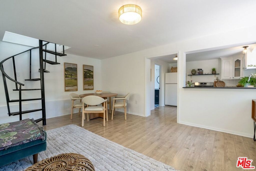 Image 59 of property listing at 5015 W 20th Street, Los Angeles, CA 90016