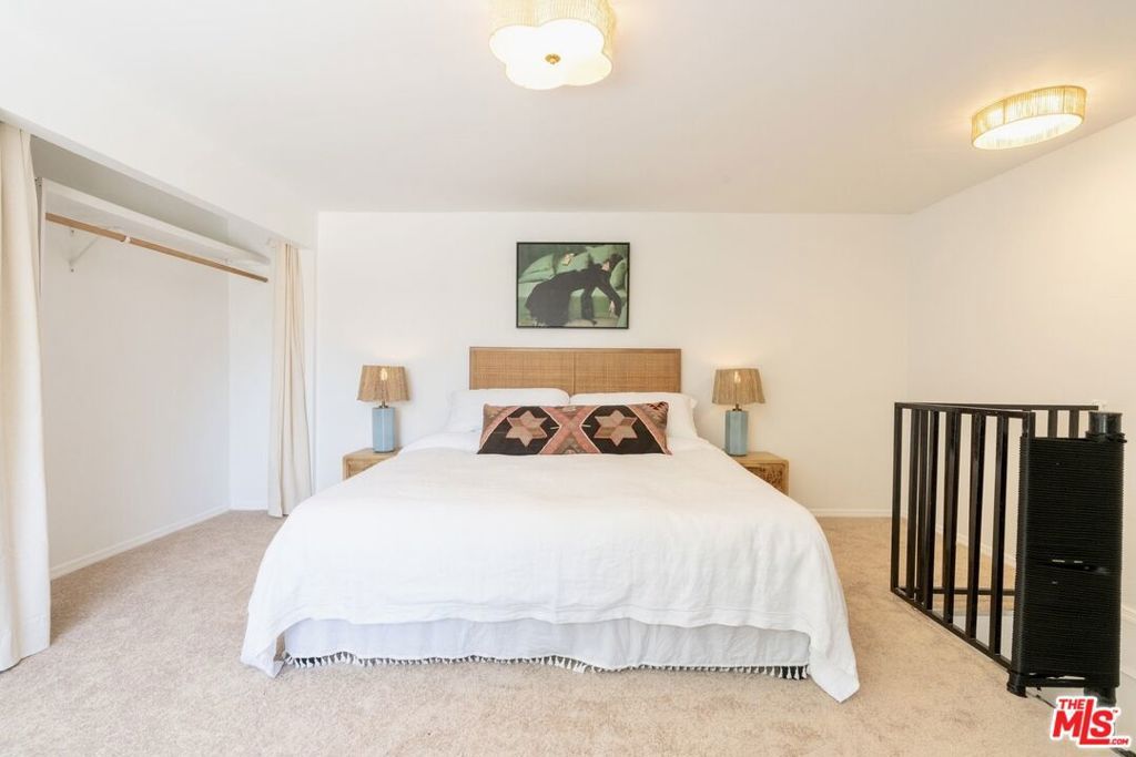 Image 67 of property listing at 5015 W 20th Street, Los Angeles, CA 90016