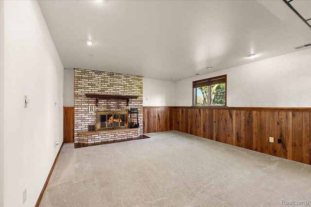 1081 Eagle Nest Drive, Oakland Charter Township, MI 48306