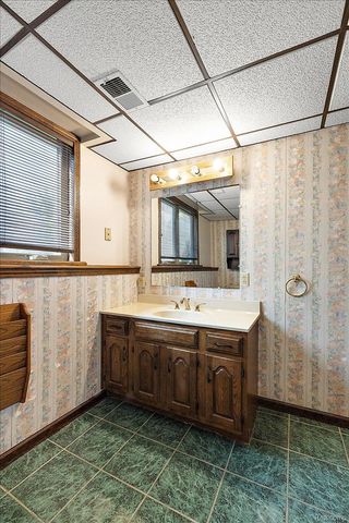 1081 Eagle Nest Drive, Oakland Charter Township, MI 48306