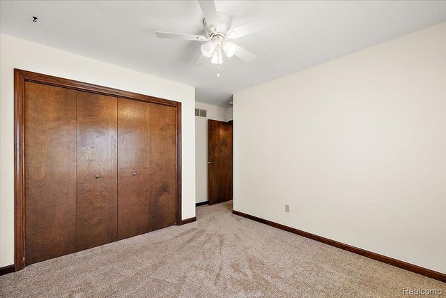 1081 Eagle Nest Drive, Oakland Charter Township, MI 48306