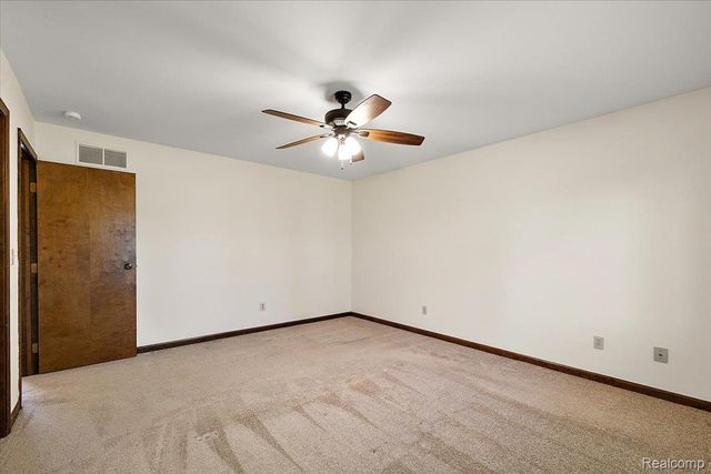1081 Eagle Nest Drive, Oakland Charter Township, MI 48306