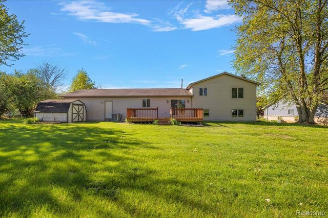 1081 Eagle Nest Drive, Oakland Charter Township, MI 48306