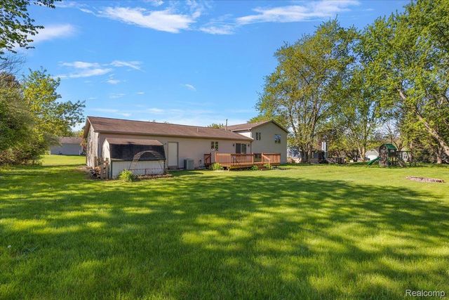 1081 Eagle Nest Drive, Oakland Charter Township, MI 48306