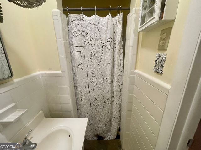 453 Oakland Drive, Gainesville, GA 30501