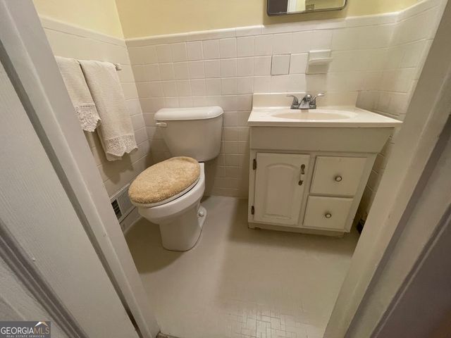 453 Oakland Drive, Gainesville, GA 30501