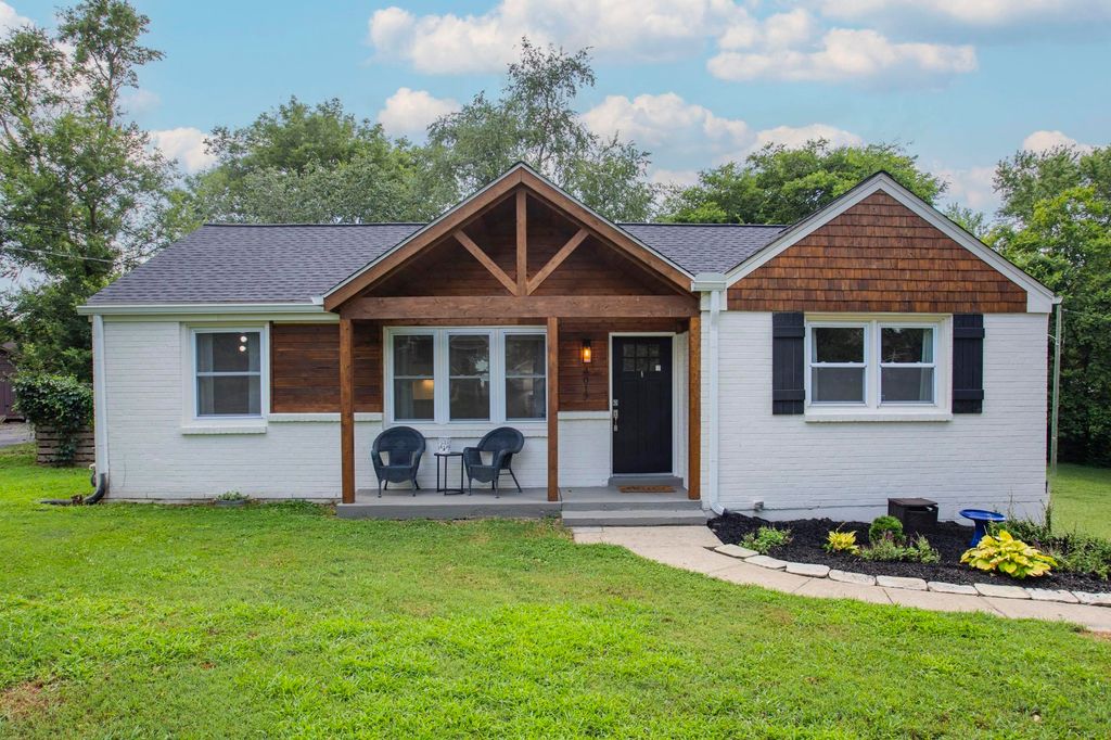 4017 Ivy Dr, Nashville, TN 37216