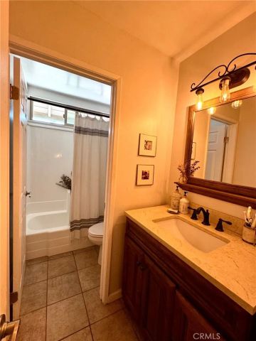 1673 E Avenida De Las Flores, Thousand Oaks, CA 91362