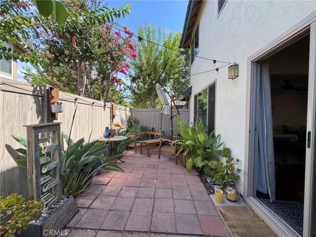 1673 E Avenida De Las Flores, Thousand Oaks, CA 91362