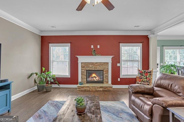 522 Thomas Drive, Loganville, GA 30052