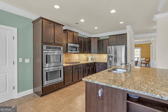 522 Thomas Drive, Loganville, GA 30052