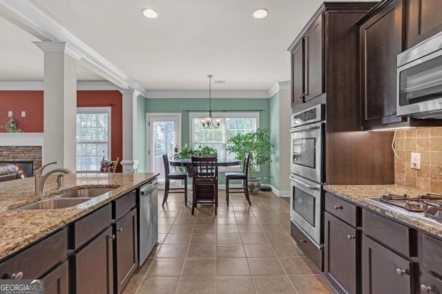 522 Thomas Drive, Loganville, GA 30052