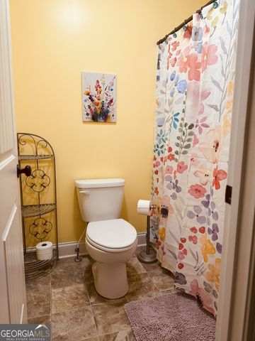 522 Thomas Drive, Loganville, GA 30052