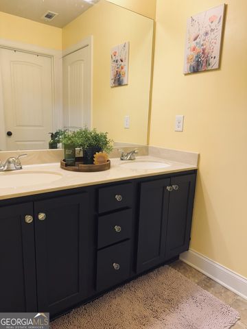 522 Thomas Drive, Loganville, GA 30052