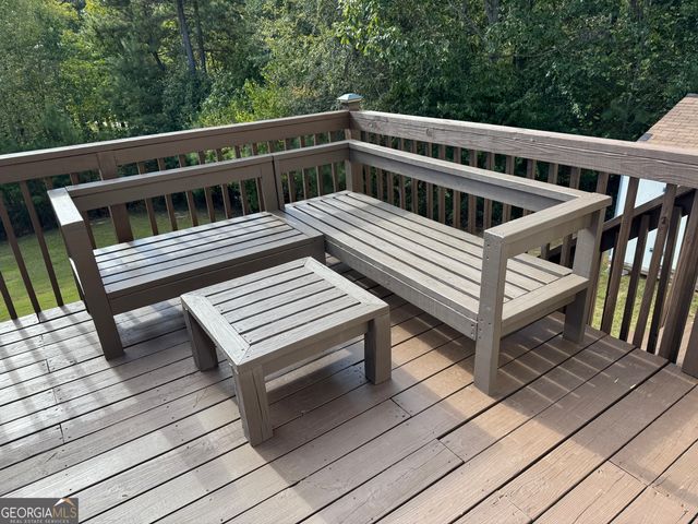 522 Thomas Drive, Loganville, GA 30052