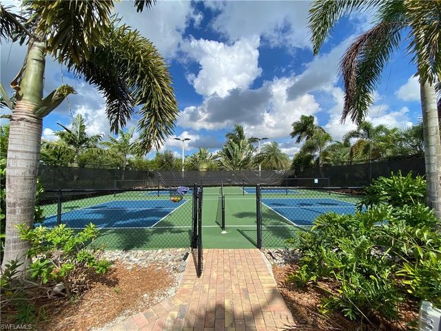 14639 Edgewater CIR, Naples, FL 34114
