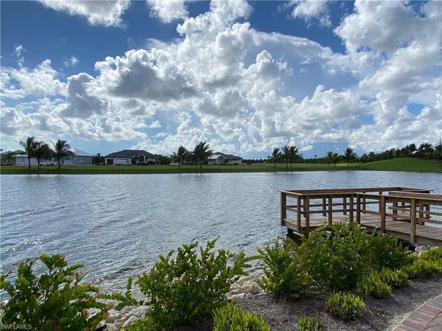 14639 Edgewater CIR, Naples, FL 34114