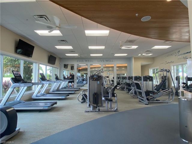 14639 Edgewater CIR, Naples, FL 34114