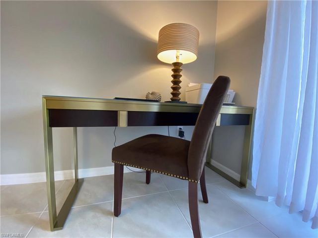 14639 Edgewater CIR, Naples, FL 34114