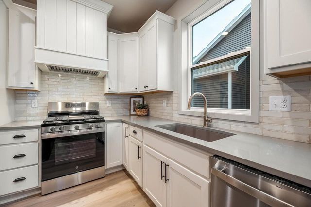 3722 CALLALILLY LANE, Appleton, WI 54913