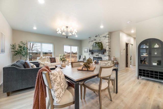 3722 CALLALILLY LANE, Appleton, WI 54913