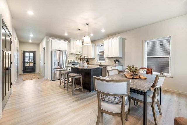 3722 CALLALILLY LANE, Appleton, WI 54913