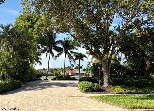 4763 Southern Breeze DR, Naples, FL 34114