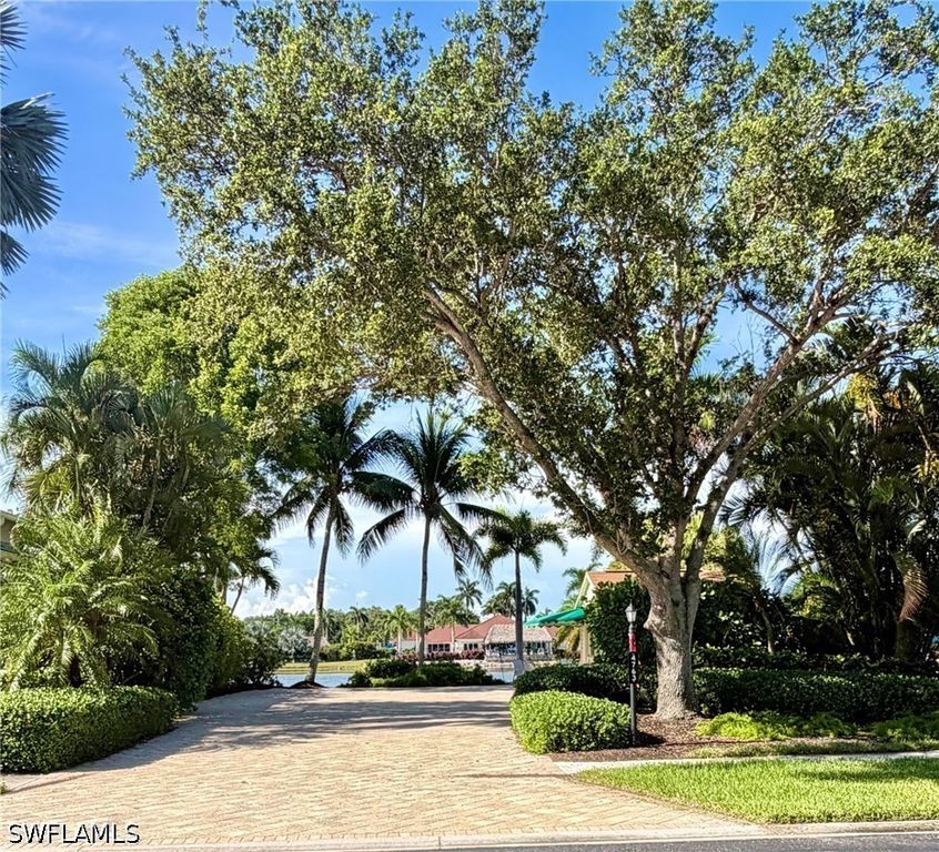 4763 Southern Breeze DR, Naples, FL 34114