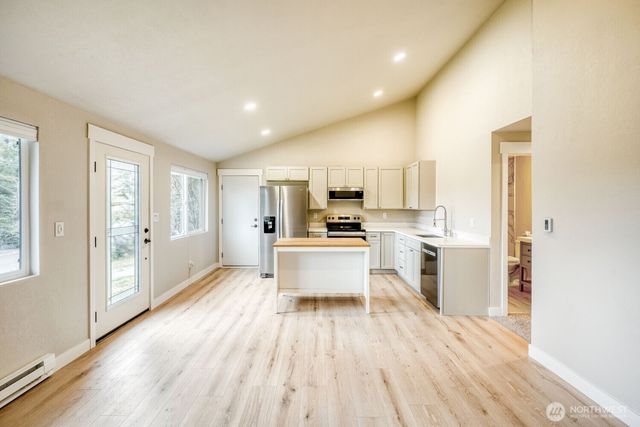 20420 147th Avenue SE, Kent, WA 98042