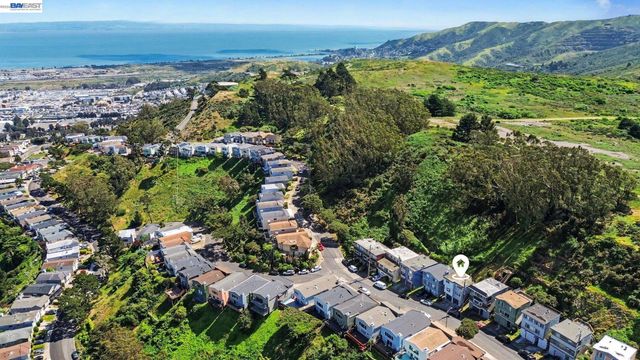 109 Alta Vista Way, Daly City, CA 94014