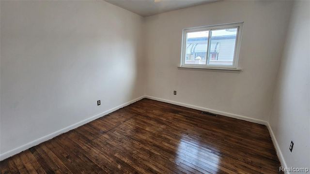 1591 Garfield Avenue, Lincoln Park, MI 48146