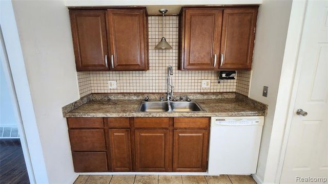 1591 Garfield Avenue, Lincoln Park, MI 48146