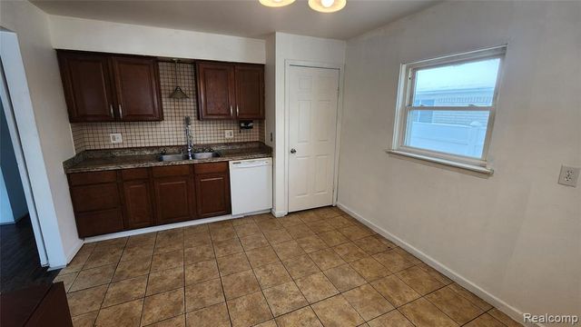 1591 Garfield Avenue, Lincoln Park, MI 48146