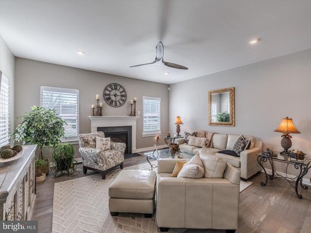 230 ANGLESEY DR, Middletown, DE 19709