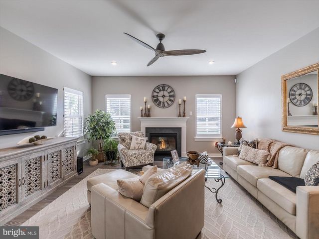 230 ANGLESEY DR, Middletown, DE 19709