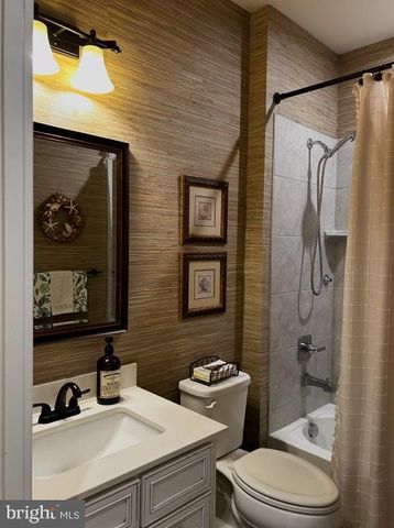 230 ANGLESEY DR, Middletown, DE 19709