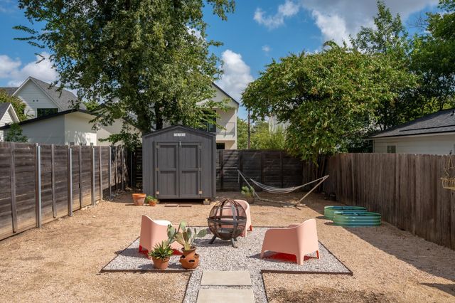 1914 Alegria RD, Austin, TX 78757