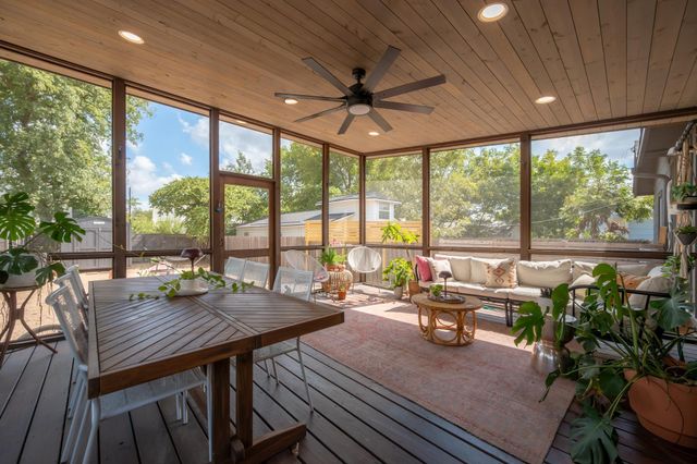 1914 Alegria RD, Austin, TX 78757